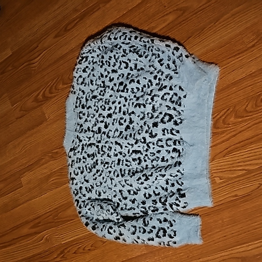 Sweater - Picture 3 of 3